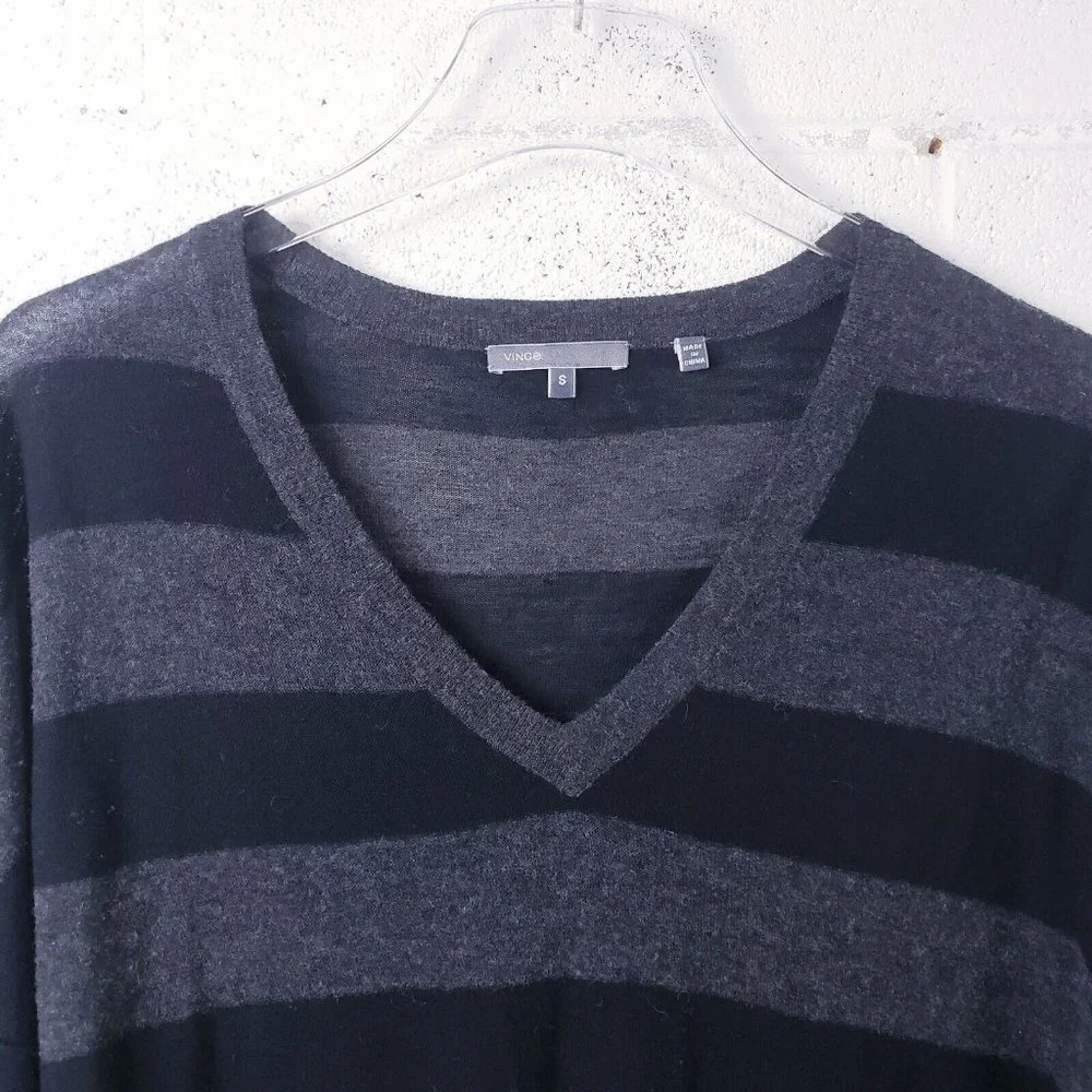 Vince Womens Striped V-Neck Cashmere Sweater Black Gray Size Small‎ Long Length